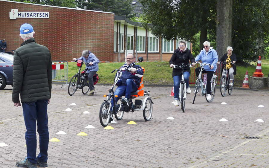 Grote opkomst fietstraining/fietsclinic in Muntendam